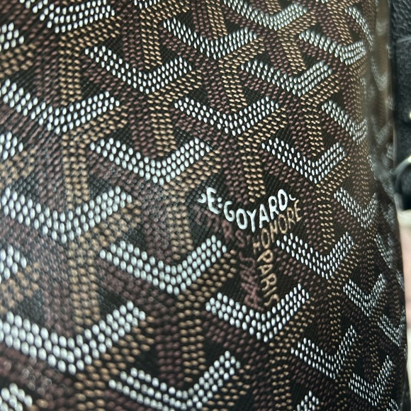 Goyard Shoulder Bag - Picture 7 of 9